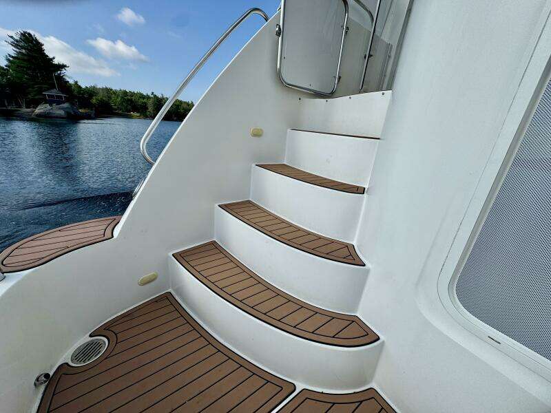 Water Baby 43ft Carver Yacht For Sale