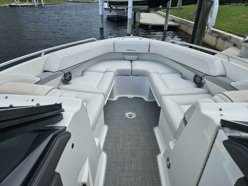 27ft Formula Yacht For Sale