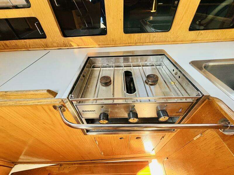 ORION 37ft Hunter Yacht For Sale