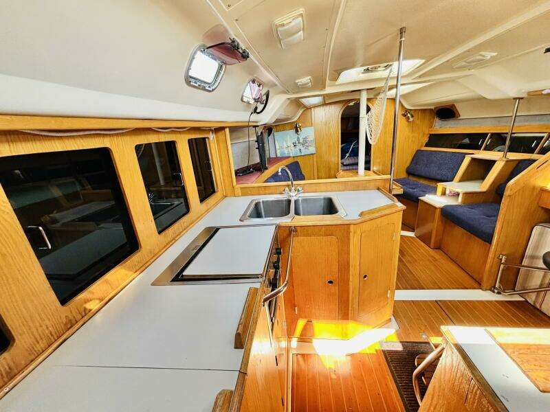 ORION 37ft Hunter Yacht For Sale