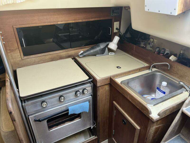 34ft C amp C Yacht For Sale