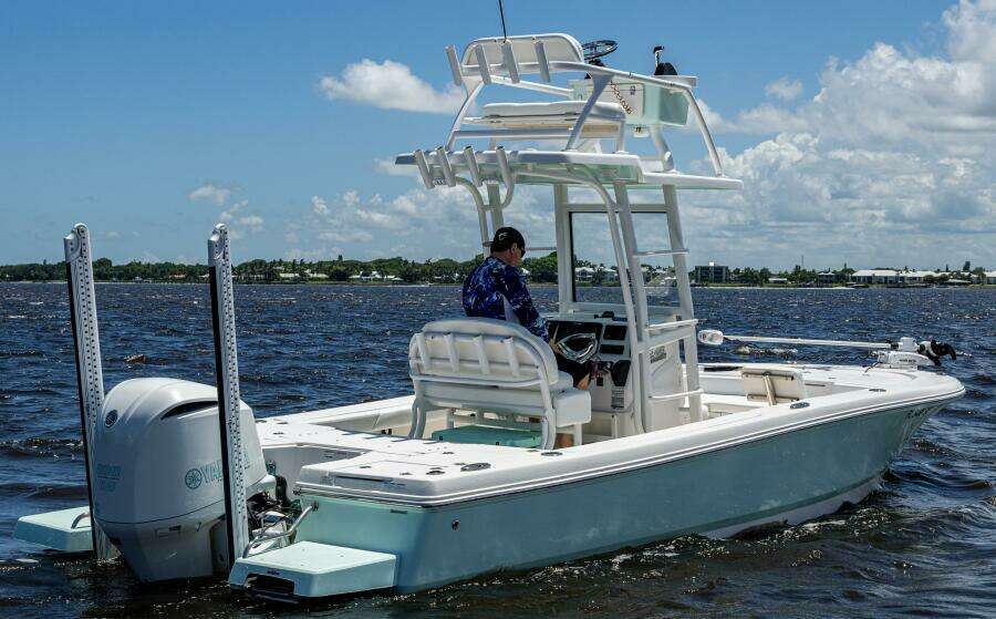 24ft Robalo Yacht For Sale