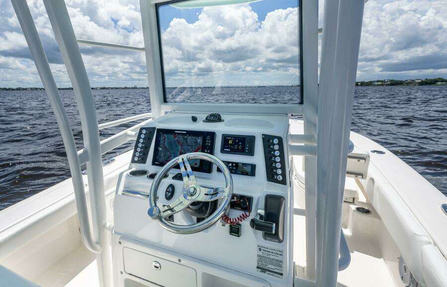24ft Robalo Yacht For Sale