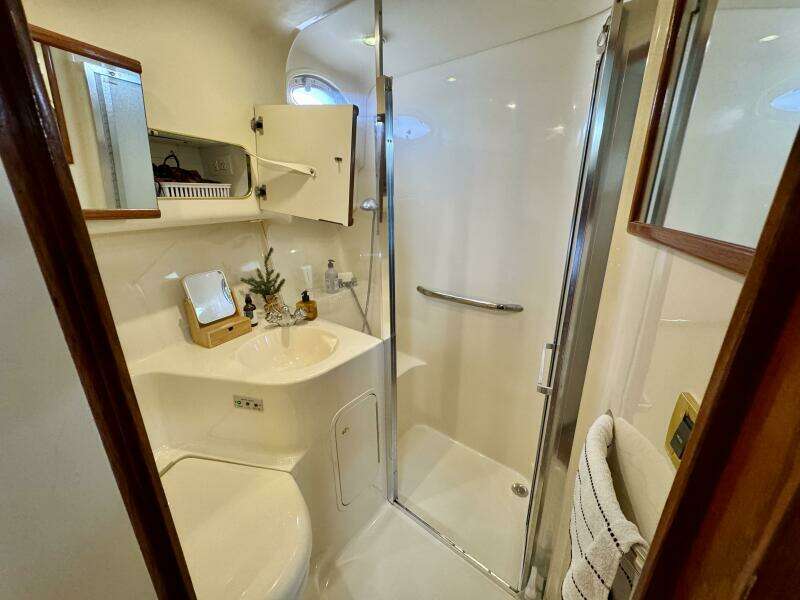 Shaneanigans 40ft Sea Ray Yacht For Sale
