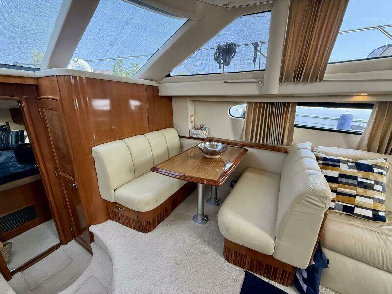 44ft Carver Yacht For Sale