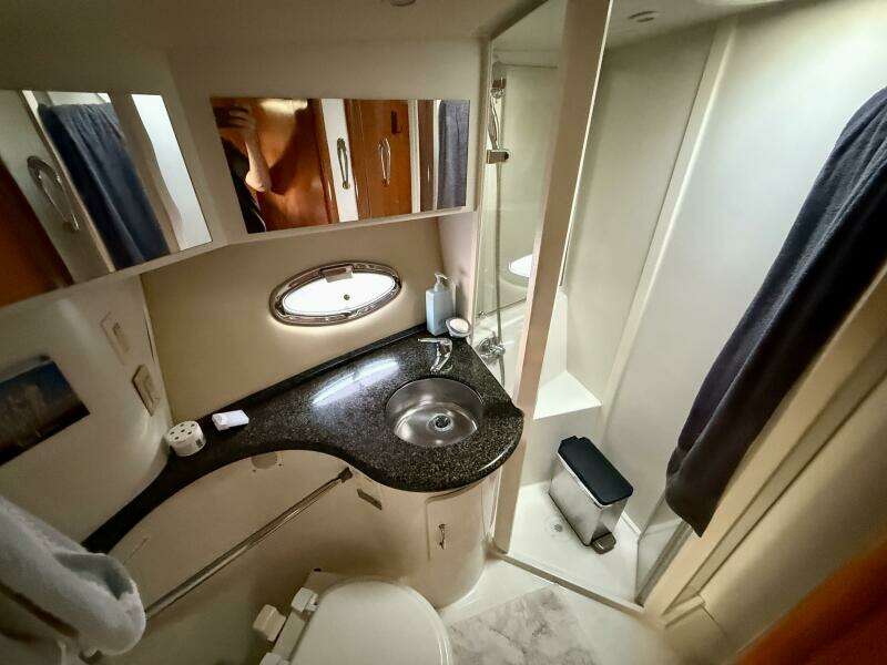 44ft Carver Yacht For Sale