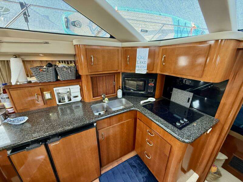 44ft Carver Yacht For Sale