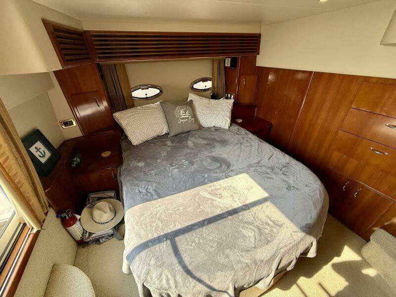 44ft Carver Yacht For Sale