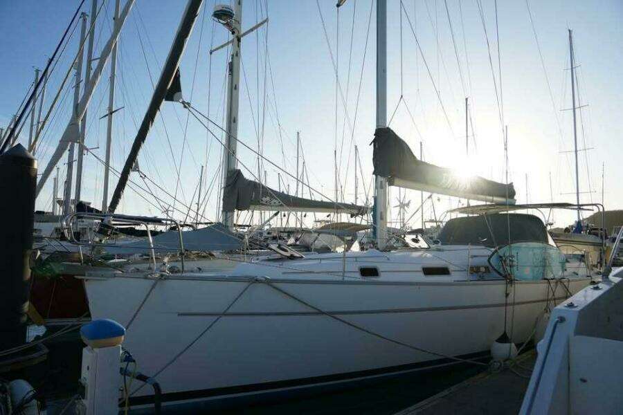 Enjoy 42ft Beneteau Yacht For Sale