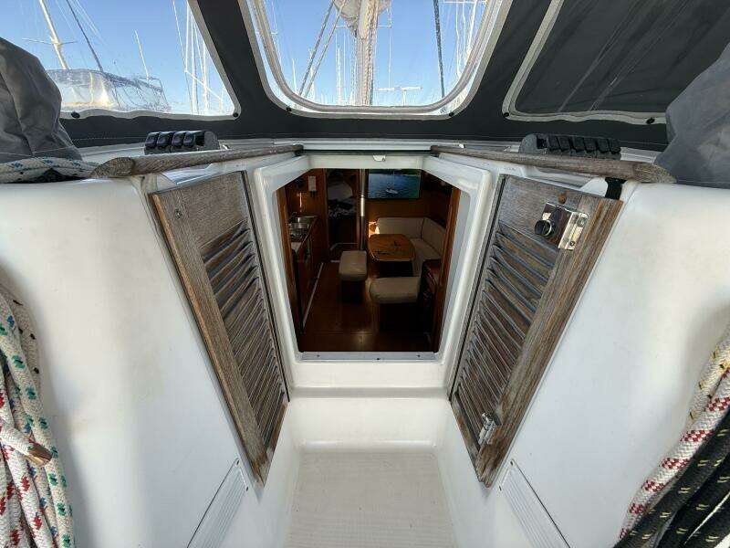Enjoy 42ft Beneteau Yacht For Sale