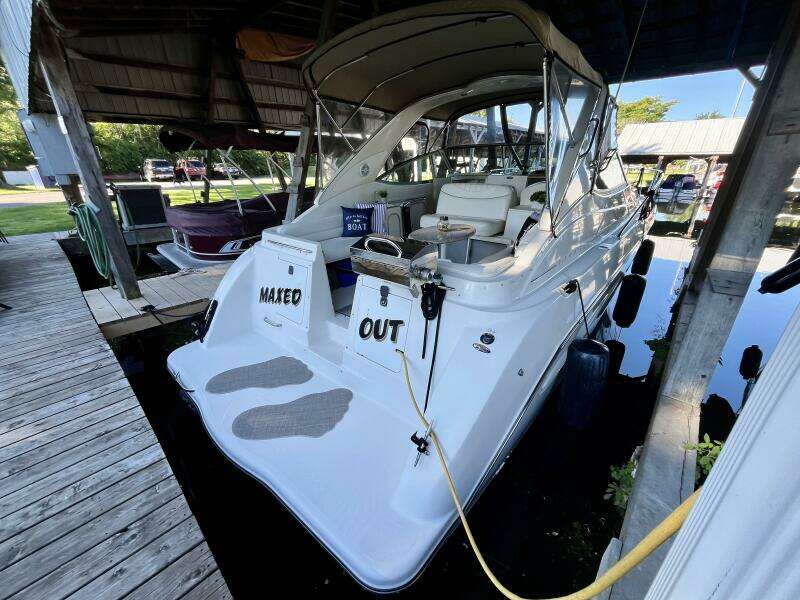 33ft Maxum Yacht For Sale