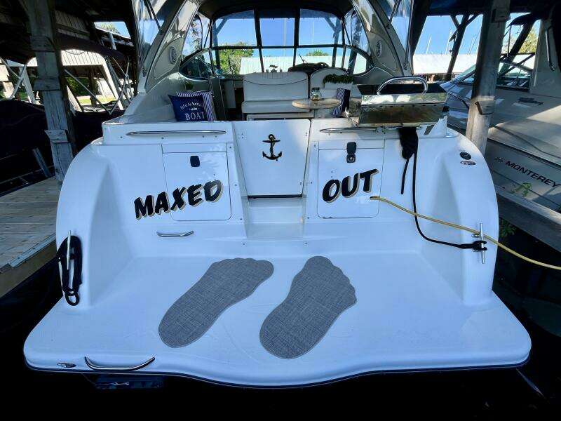 33ft Maxum Yacht For Sale