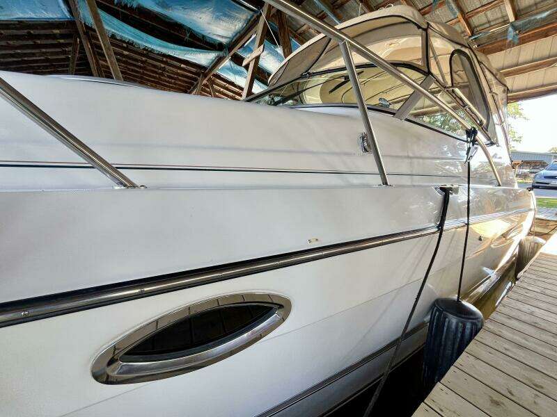 33ft Maxum Yacht For Sale