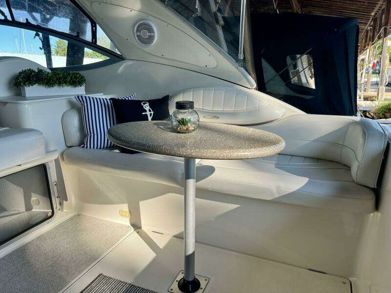33ft Maxum Yacht For Sale