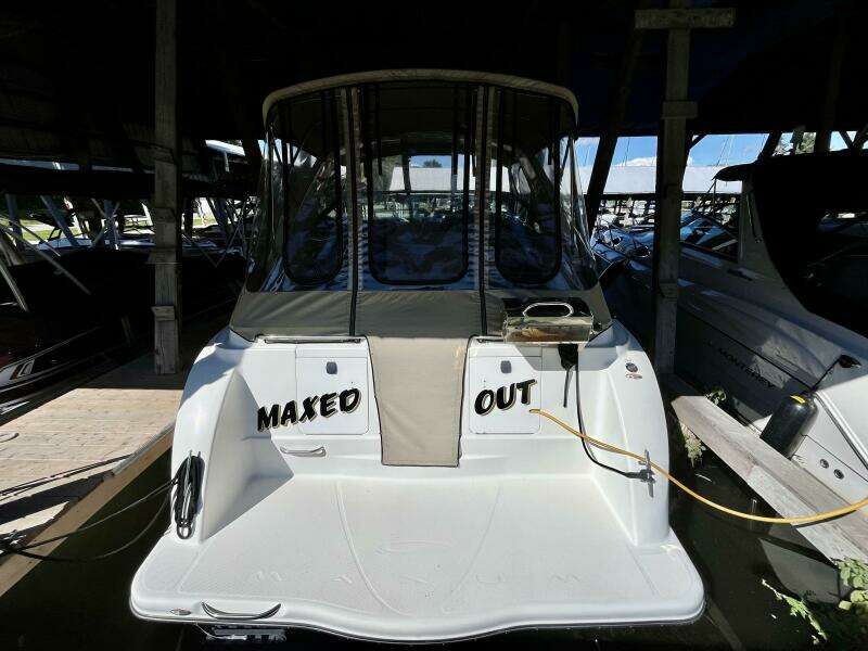 33ft Maxum Yacht For Sale