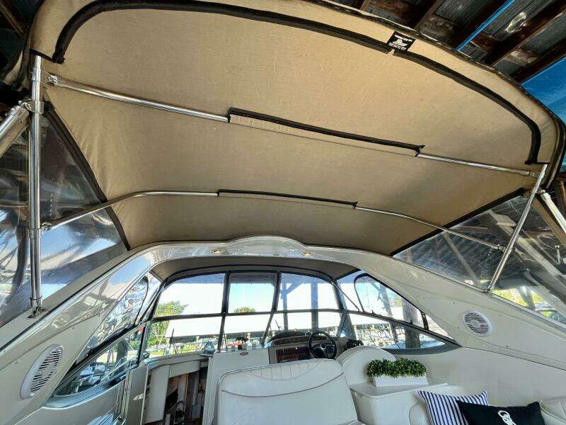 33ft Maxum Yacht For Sale