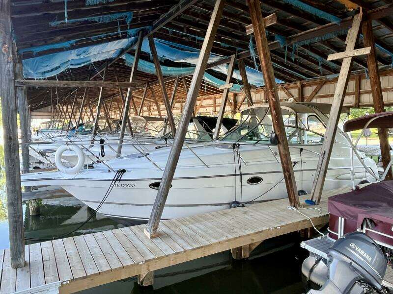33ft Maxum Yacht For Sale