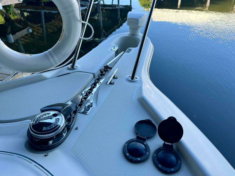 33ft Maxum Yacht For Sale
