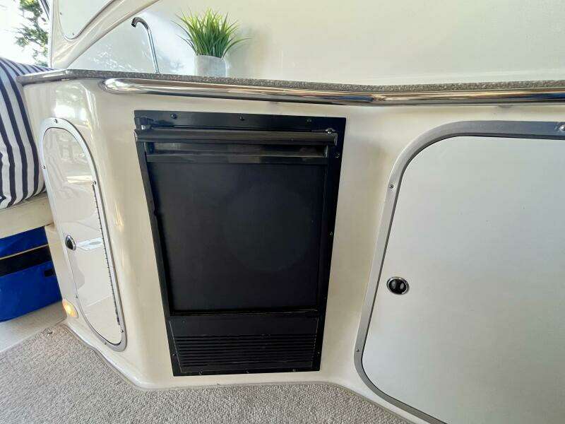 33ft Maxum Yacht For Sale