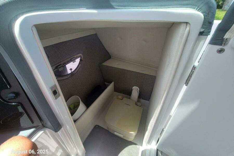 26ft Cobalt Yacht For Sale