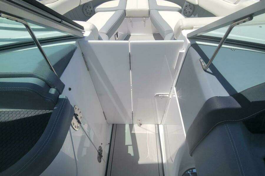 26ft Cobalt Yacht For Sale
