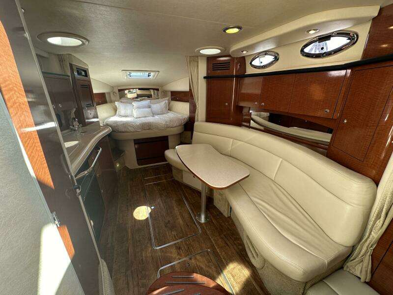 Liquid Therapy 32ft Sea Ray Yacht For Sale