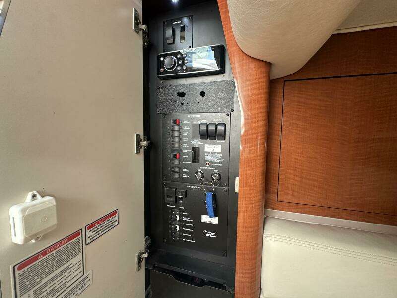 Liquid Therapy 32ft Sea Ray Yacht For Sale