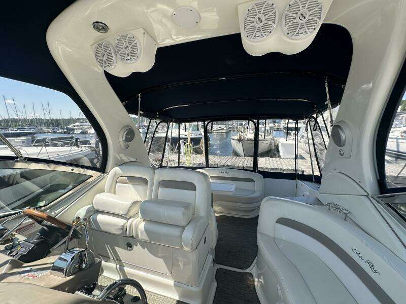 Liquid Therapy 32ft Sea Ray Yacht For Sale