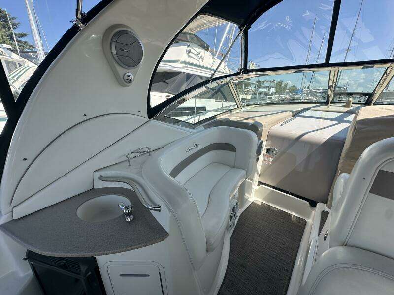 Liquid Therapy 32ft Sea Ray Yacht For Sale