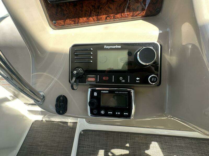 Liquid Therapy 32ft Sea Ray Yacht For Sale