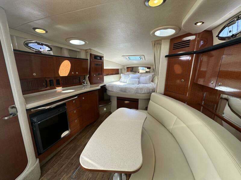 Liquid Therapy 32ft Sea Ray Yacht For Sale