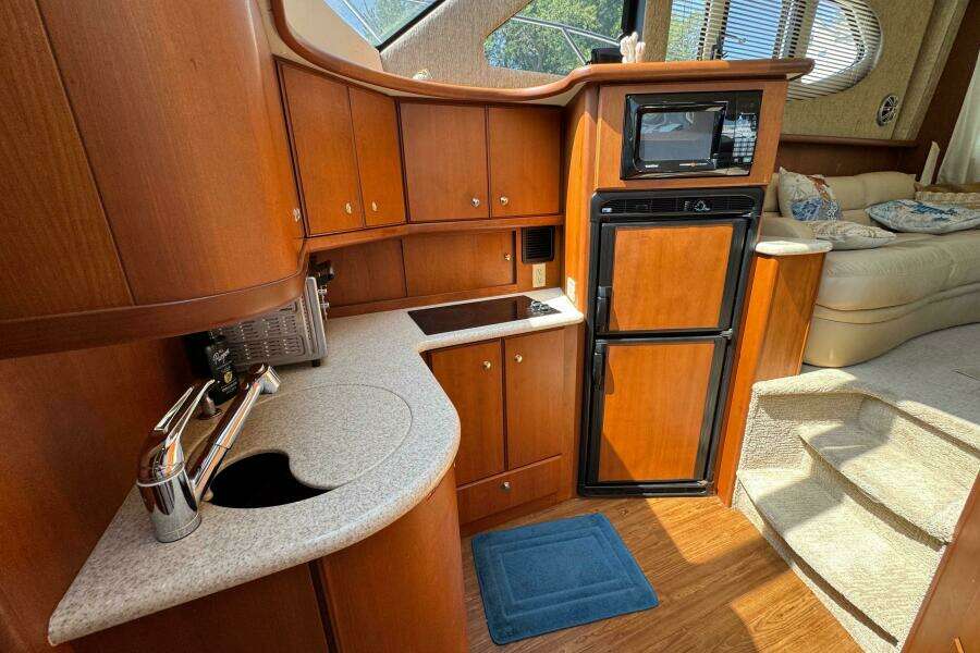 Lady Zette 34ft Silverton Yacht For Sale