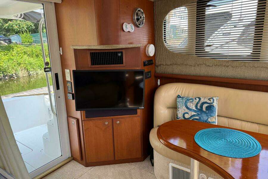 Lady Zette 34ft Silverton Yacht For Sale