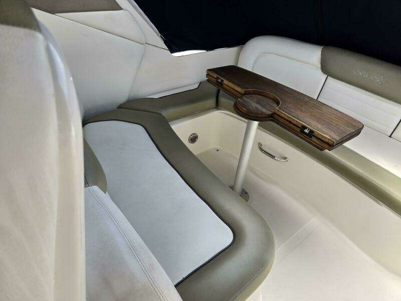 31ft Sea Ray Yacht For Sale