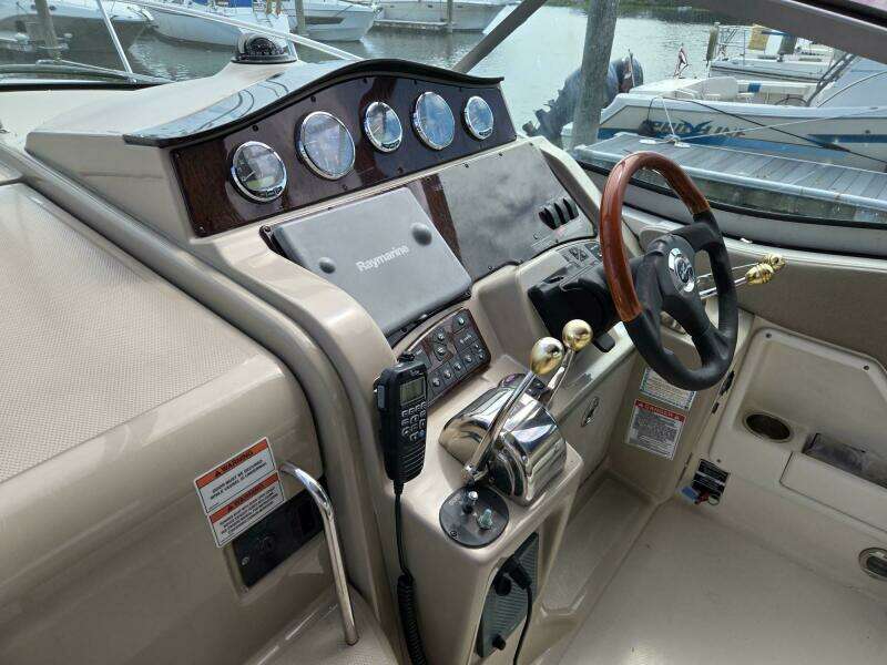 31ft Sea Ray Yacht For Sale