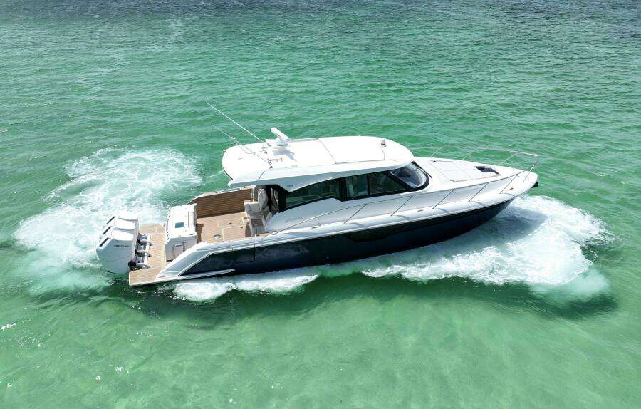 2024 Tiara Yachts 48LE- LADY OGEA- Profile
