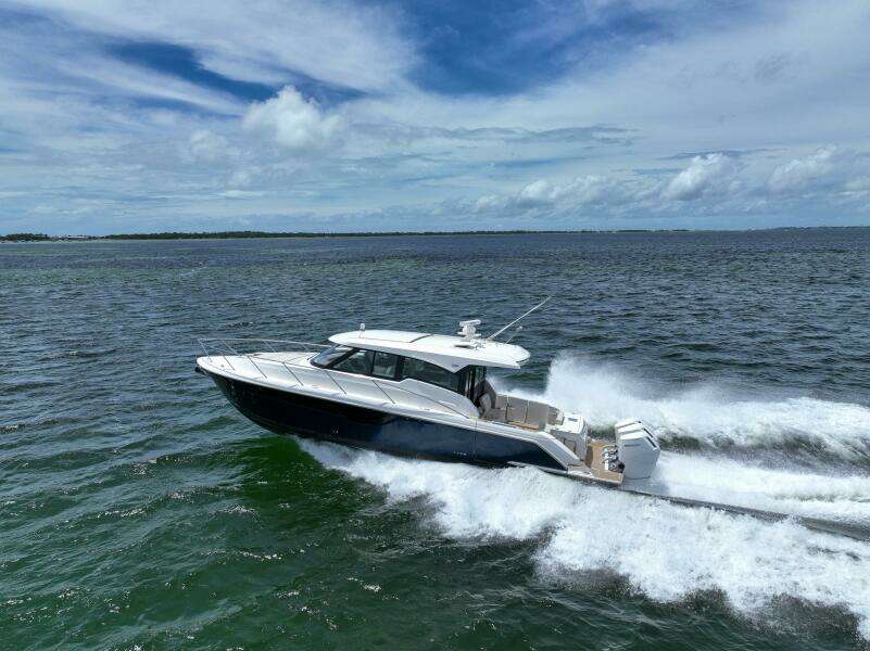 2024 Tiara Yachts 48LE- LADY OGEA- Profile