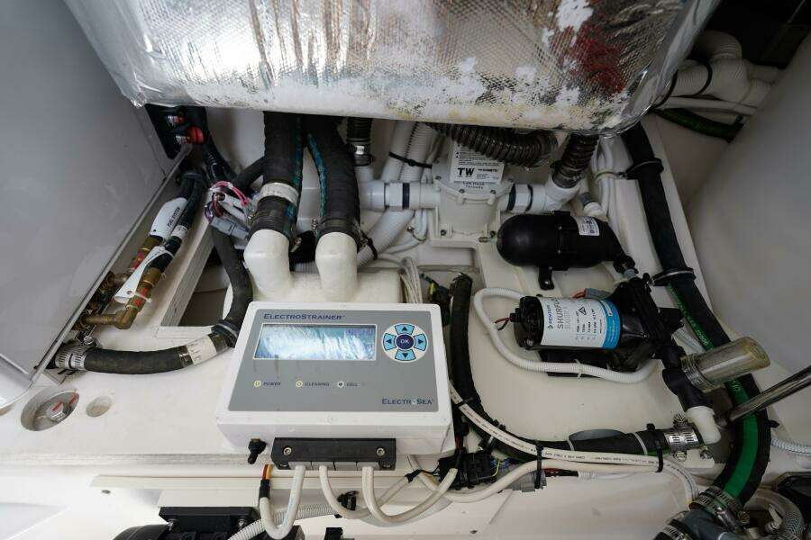 2024 Tiara Yachts 48LE- LADY OGEA- Engine room