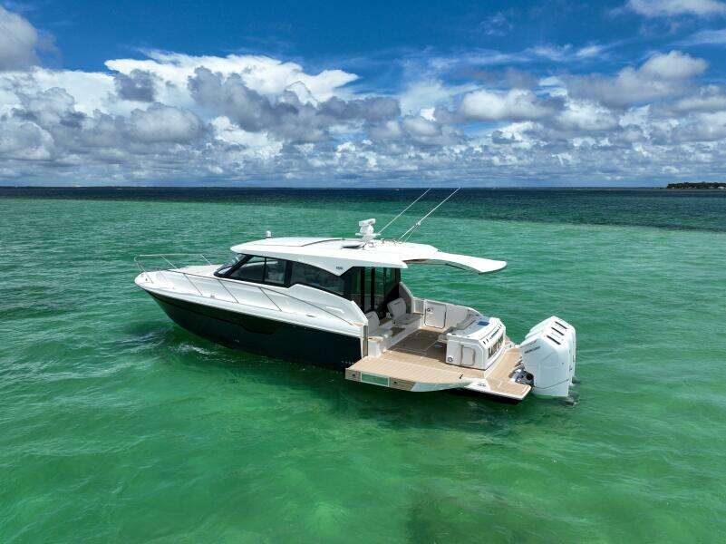 2024 Tiara Yachts 48LE- LADY OGEA- Fold Down
