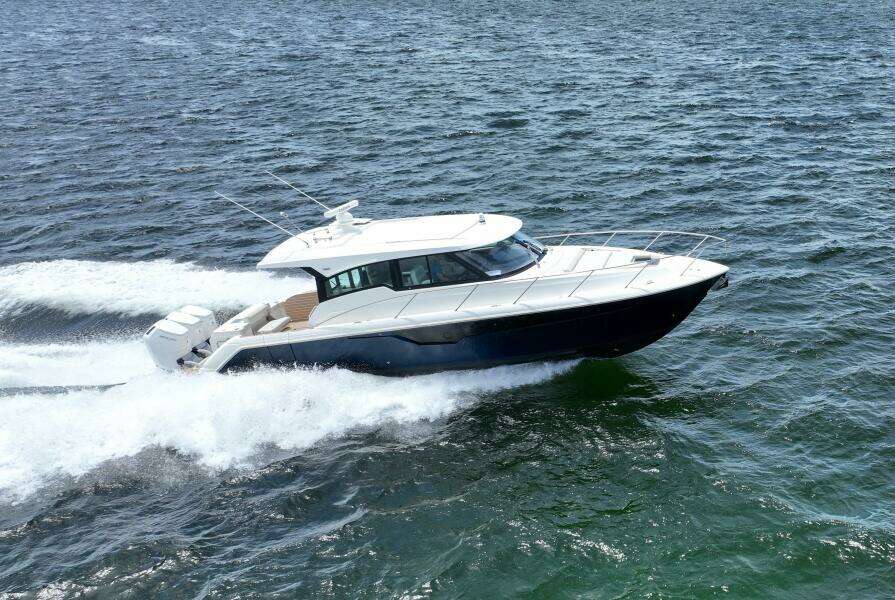 2024 Tiara Yachts 48LE- LADY OGEA- Profile
