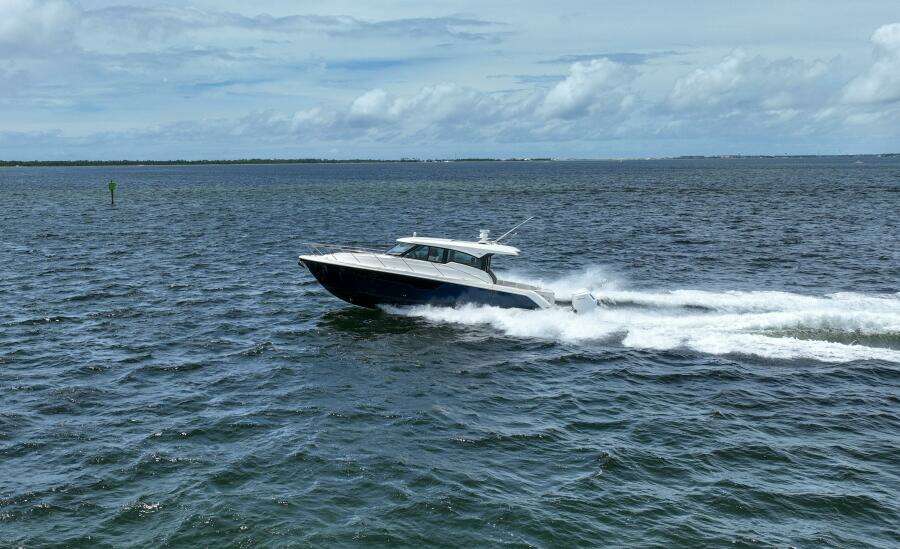 2024 Tiara Yachts 48LE- LADY OGEA- Profile