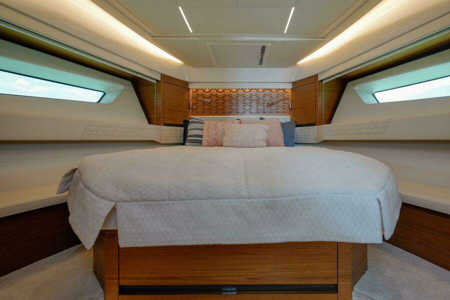 2024 Tiara Yachts 48LE- LADY OGEA- Master Stateroom