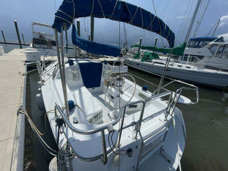 Black Dog 27ft Catalina Yacht For Sale