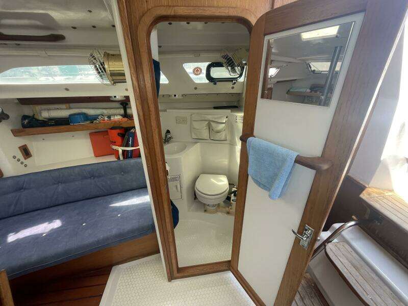 Black Dog 27ft Catalina Yacht For Sale