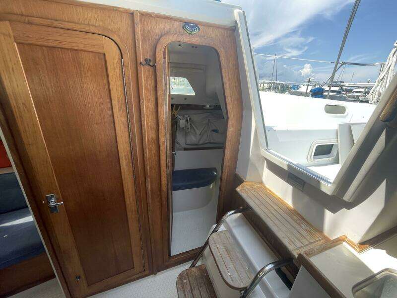 Black Dog 27ft Catalina Yacht For Sale