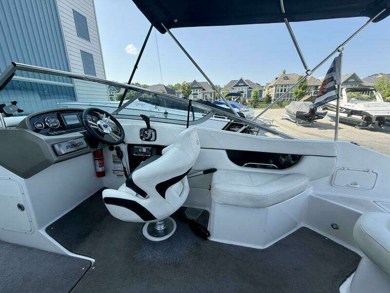 25ft Regal Yacht For Sale
