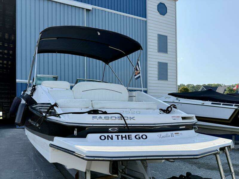 25ft Regal Yacht For Sale