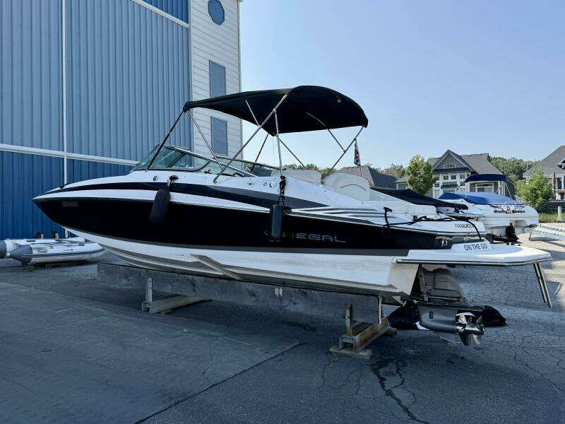 25ft Regal Yacht For Sale