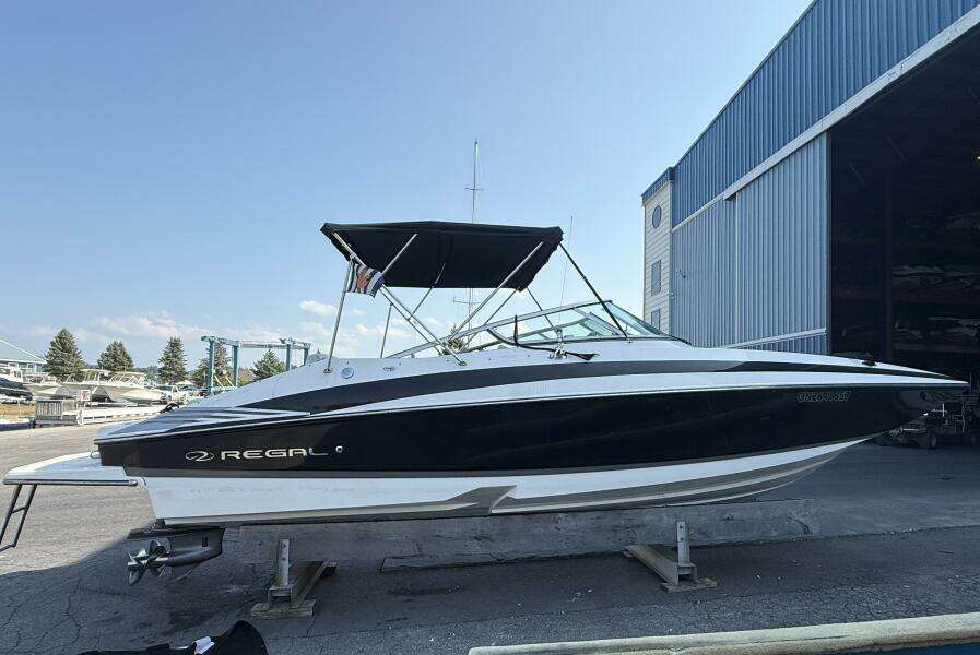 25ft Regal Yacht For Sale