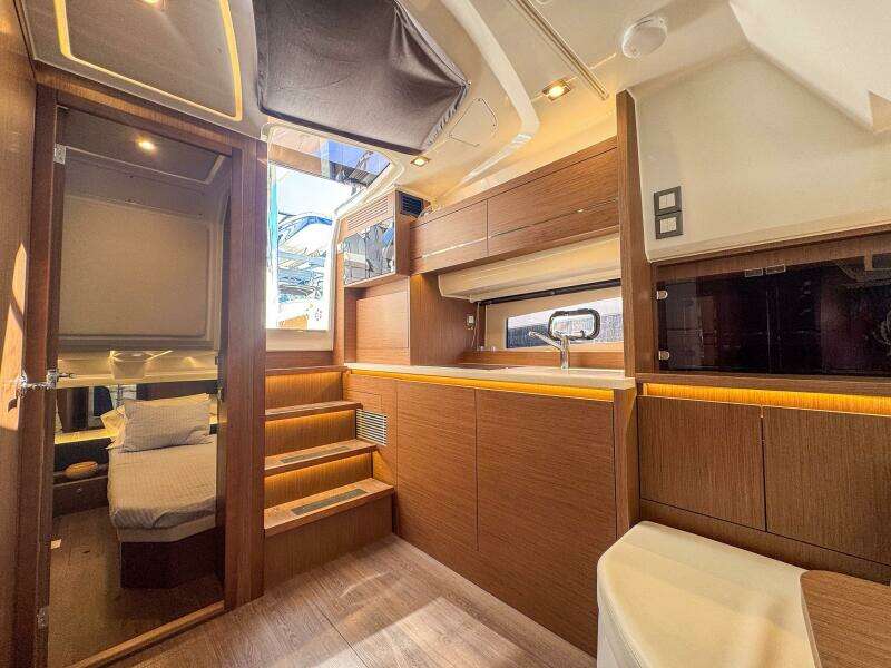 40ft Jeanneau Yacht For Sale